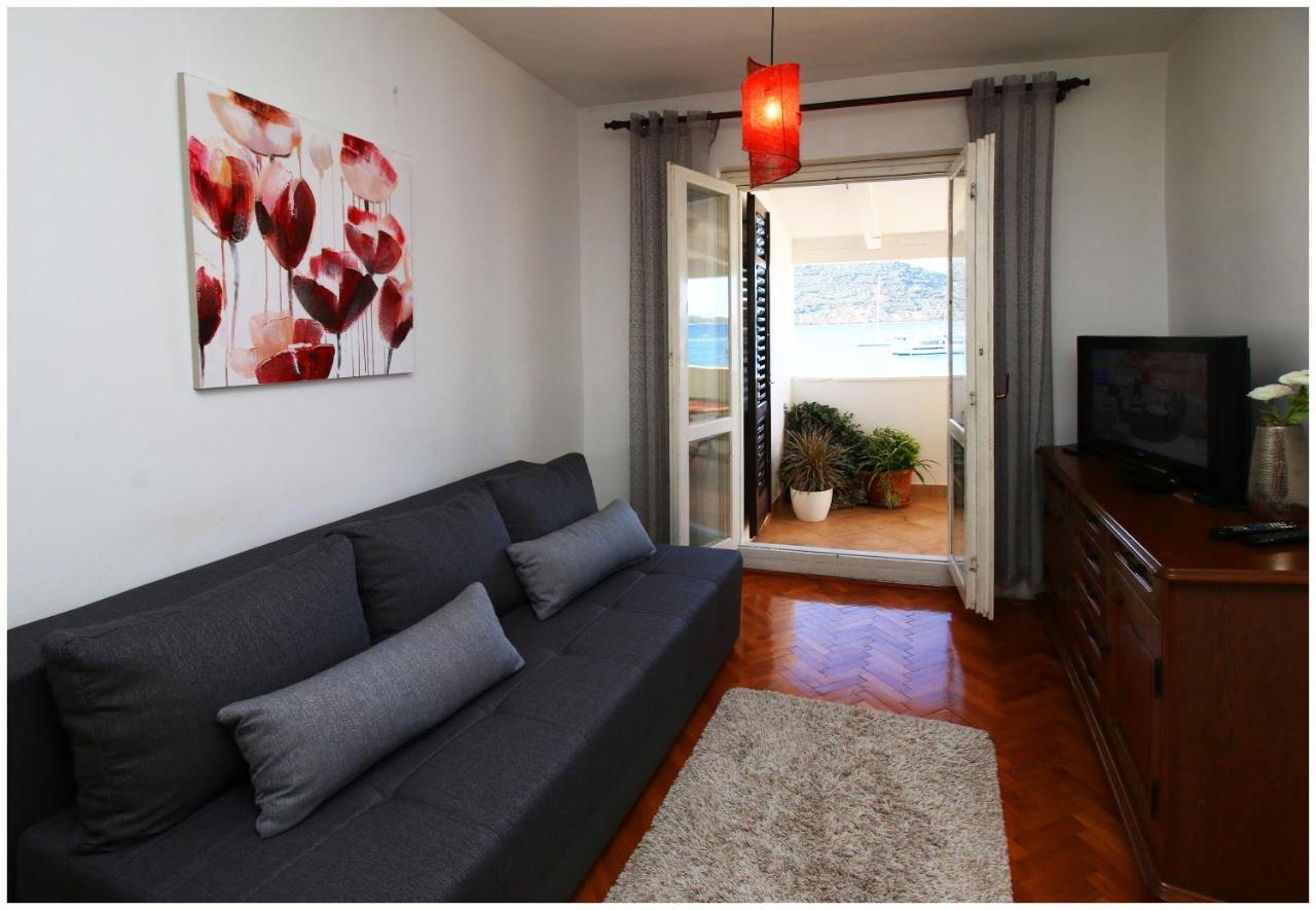 Apartment Slavko Примоштен Екстер'єр фото