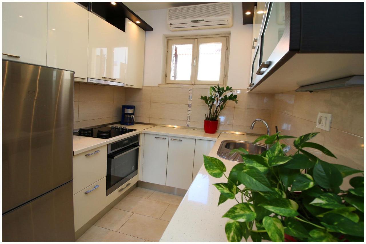 Apartment Slavko Примоштен Екстер'єр фото