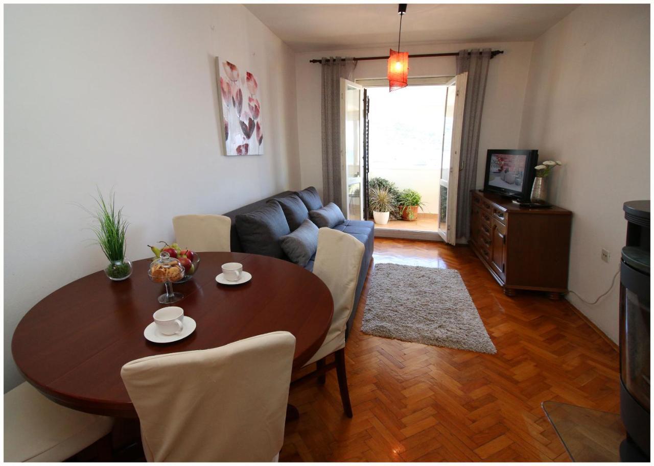 Apartment Slavko Примоштен Екстер'єр фото